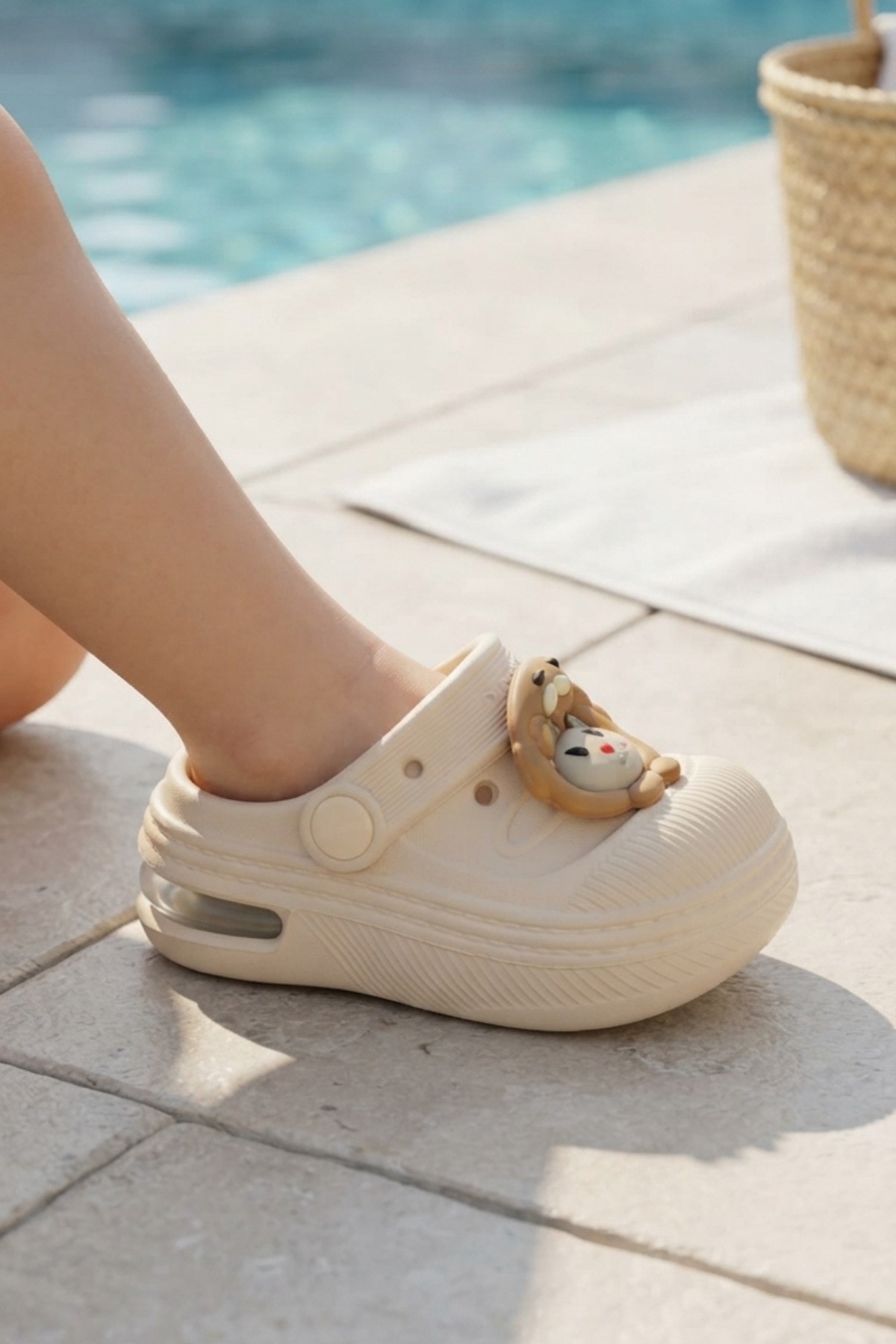 Ekru Emojili Günlük Sahil Plaj Havuz Işıklı Çocuk Terlik & Sandalet